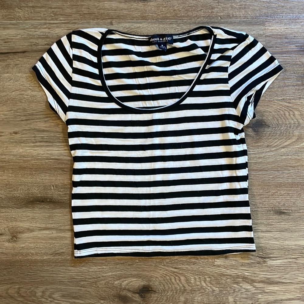 About A Girl Black & White Striped Cropped Blouse